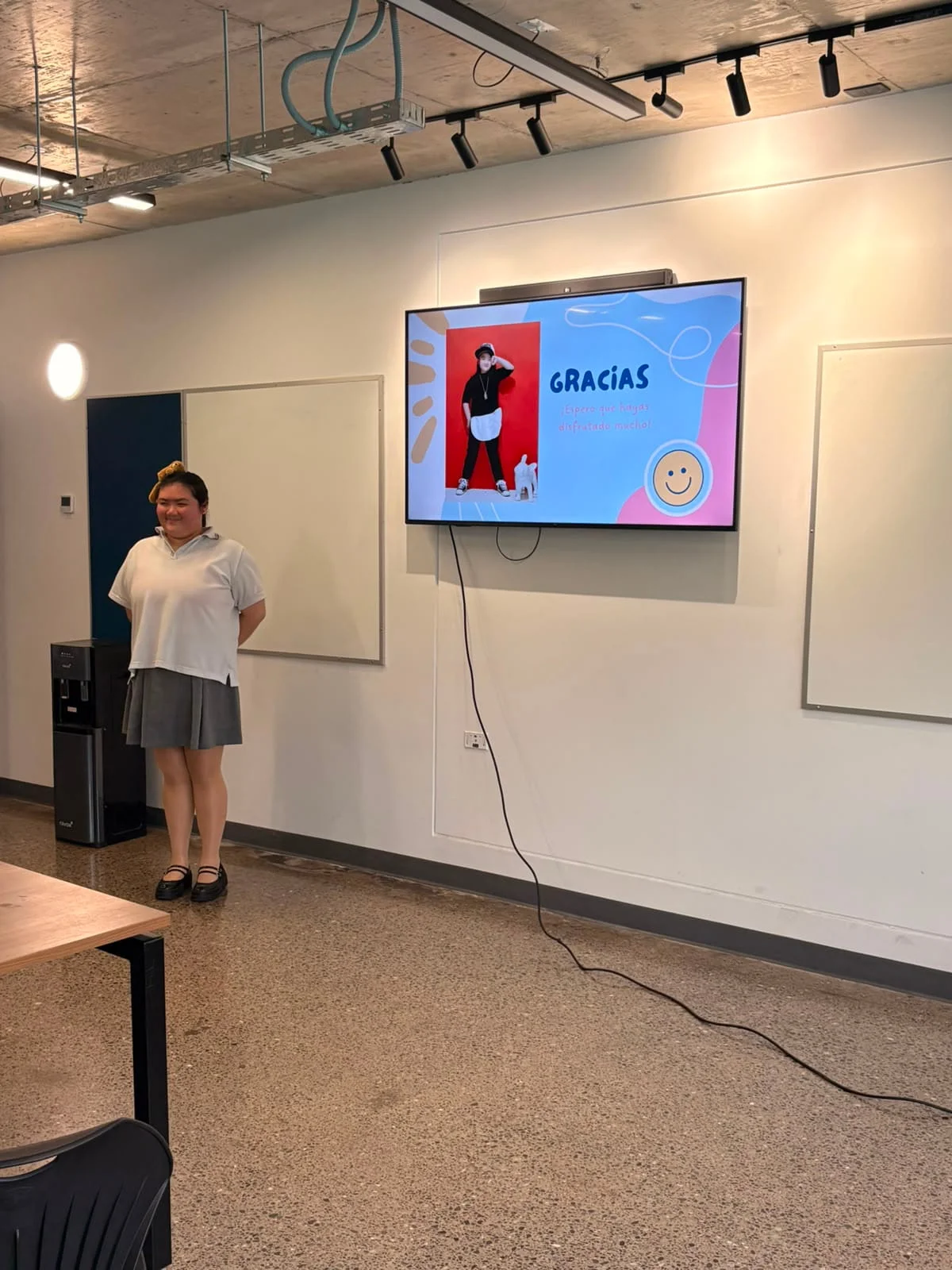 Estudiantes chinos comparten su cultura y avances en el Taller de Español