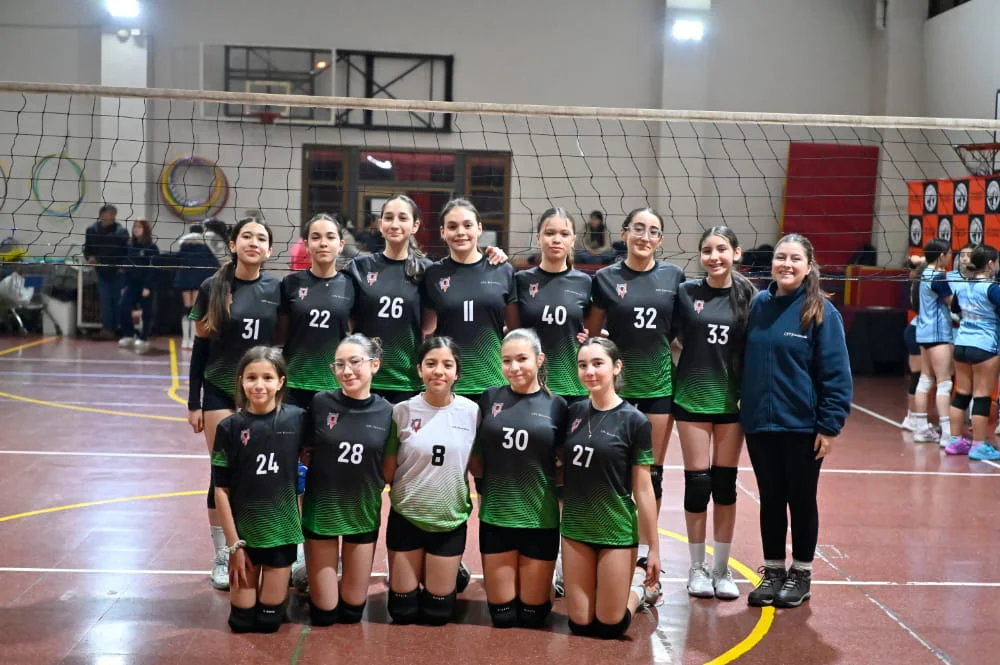 Selección Mini de Vóleibol logra un histórico segundo lugar en la Liga Oriente