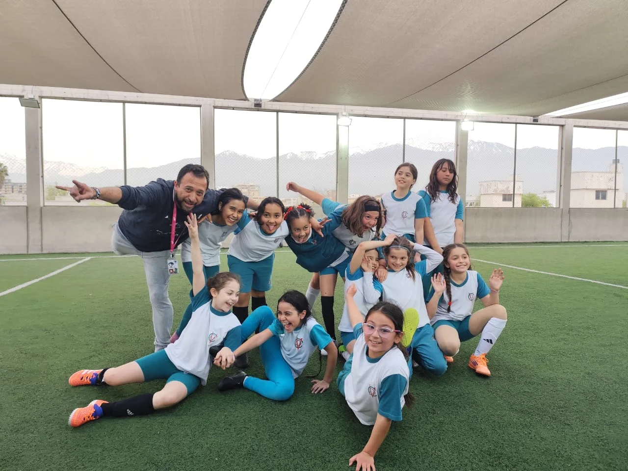 Taller de Fútbol Femenino suma un nuevo triunfo en encuentro amistoso