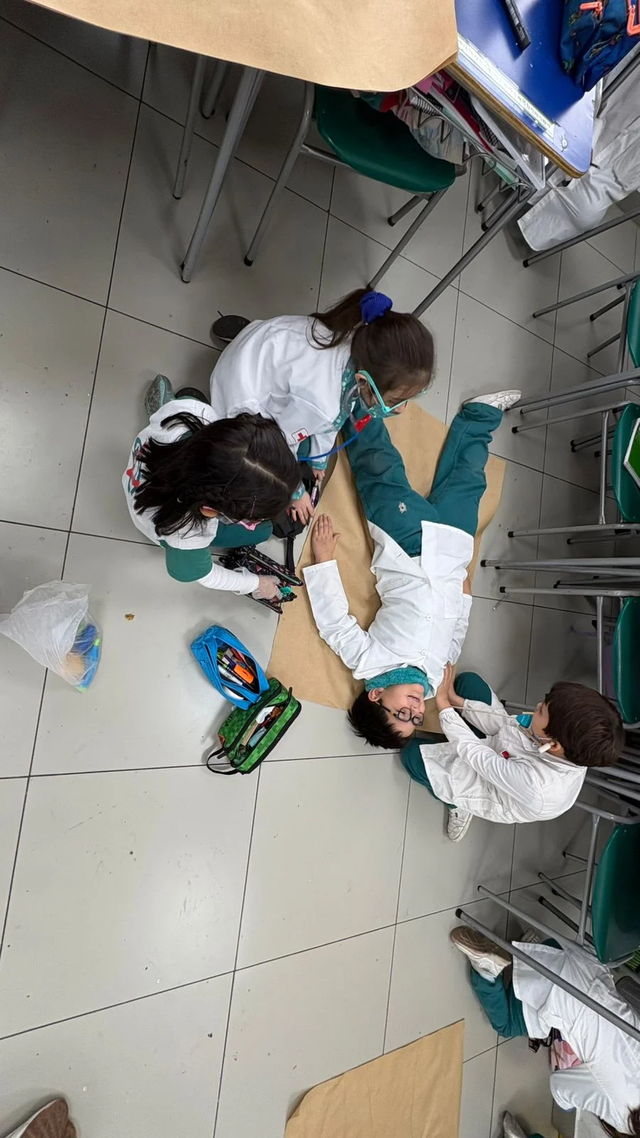 Entry Point - 2° Básico: Superhumans in Action!