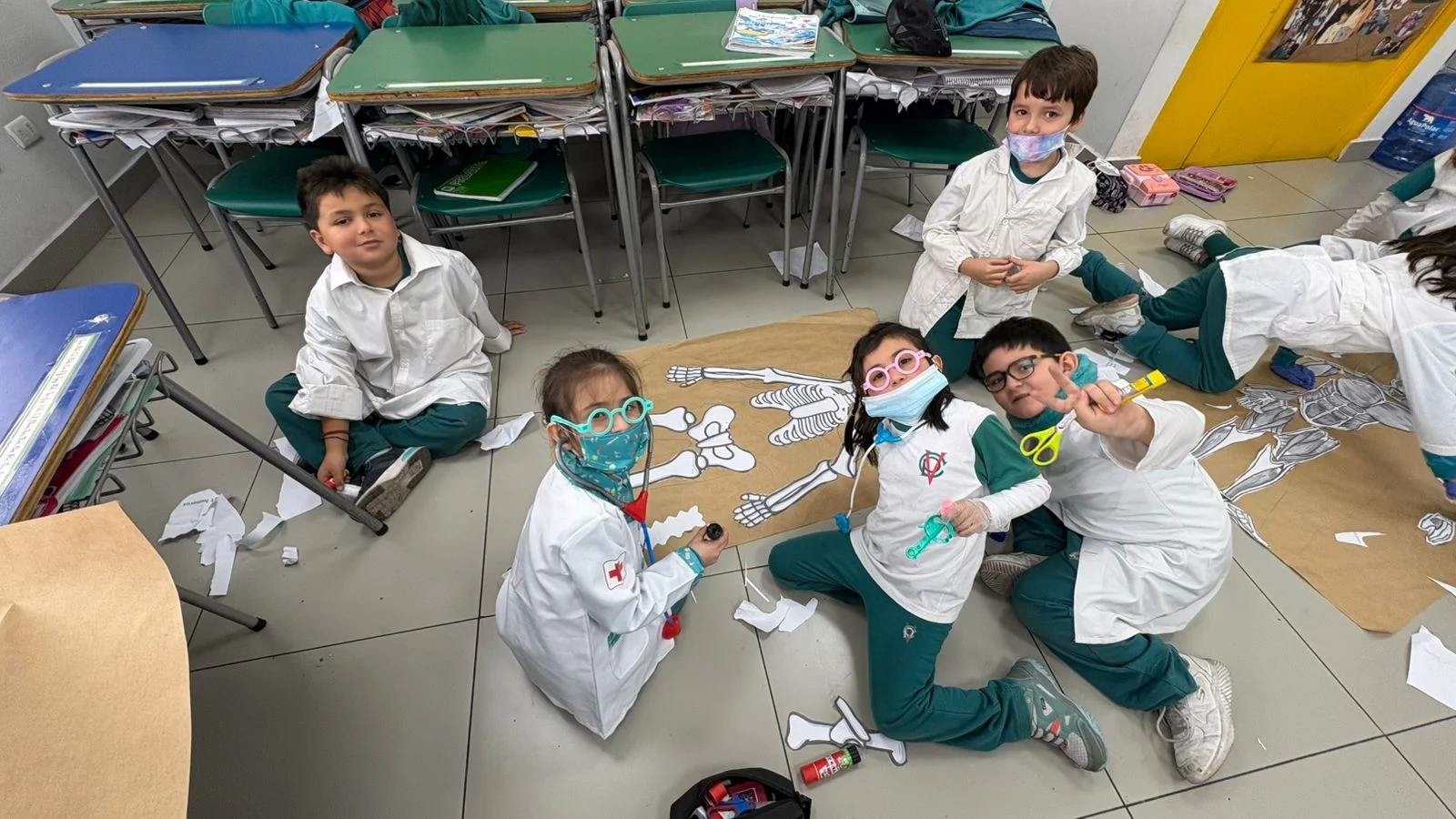 Entry Point - 2° Básico: Superhumans in Action!