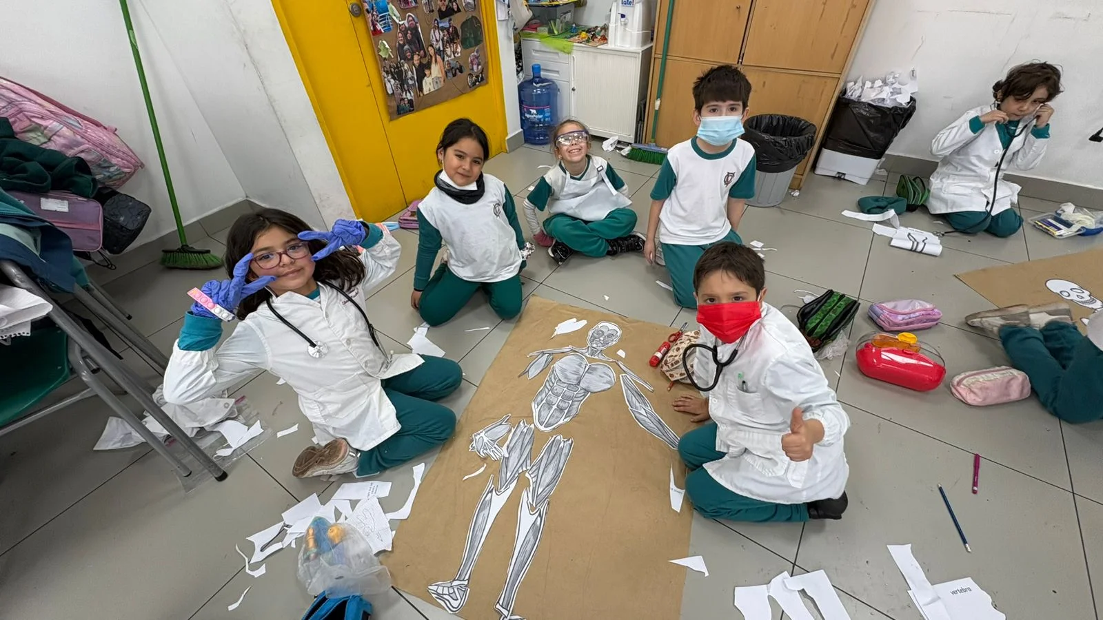 Entry Point - 2° Básico: Superhumans in Action!