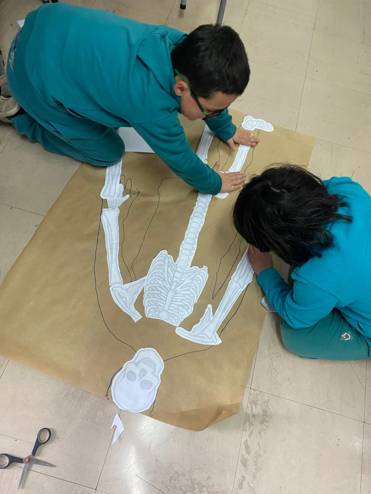 Entry Point - 2° Básico: Superhumans in Action!
