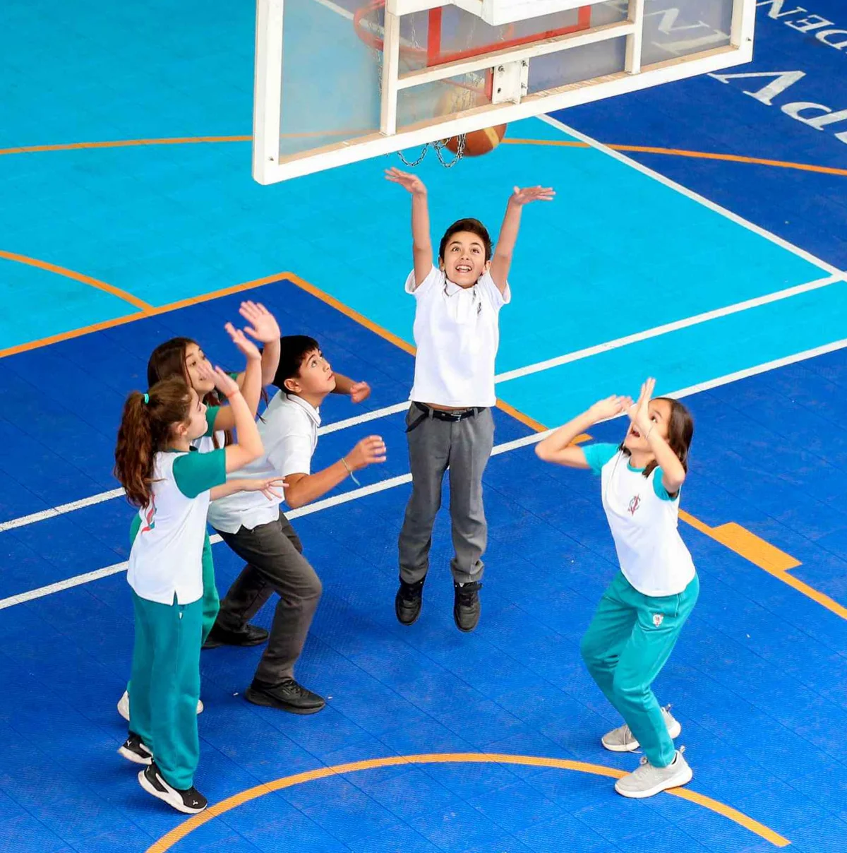 Clubs, deportes y oportunidades